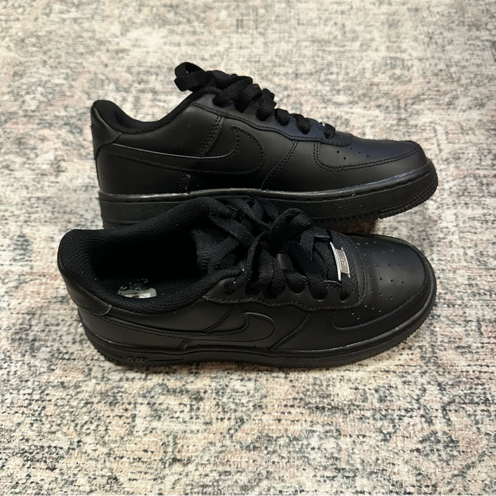 Classic Black AF1’s